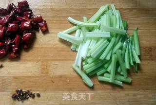 干煸章鱼爪的做法步骤：3