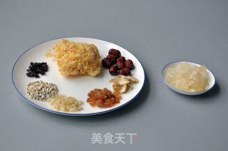 皂角米桃胶银耳羹的做法步骤：1
