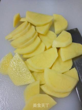 五花肉炒土豆的做法步骤：2