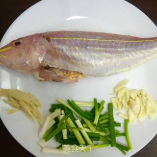葱香红杉鱼的做法步骤：2