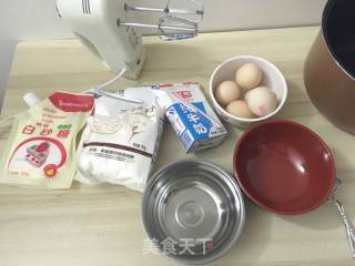 电饭煲蛋糕的做法步骤：1