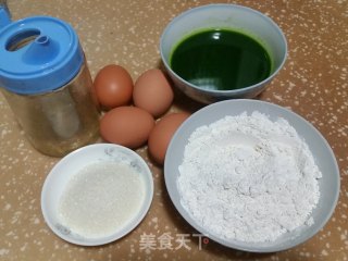 菠菜戚风蛋糕的做法步骤：1