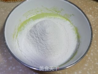 菠菜戚风蛋糕的做法步骤：5