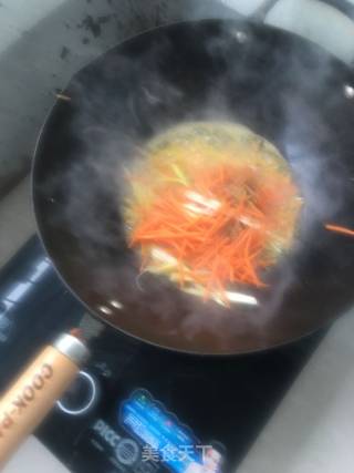 炒豆芽的做法步骤：4