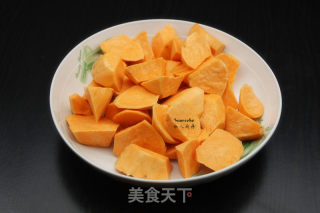 糖醋红薯的做法步骤：2