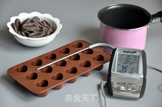 手工巧克力的做法步骤：1