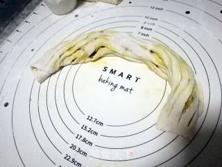 简易版葱花手抓饼的做法步骤：5