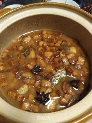 肥而不腻，香甜绵软~红烧肉的做法步骤：6