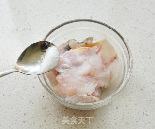 红果家菜谱之开胃番茄鱼锅的做法步骤：3