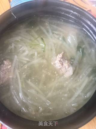 萝卜丸子汤的做法步骤：1