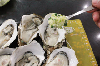 烤生蚝，在家也能做美味宵夜的做法步骤：5
