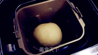 国宝熊猫挤挤小面包的做法步骤：2
