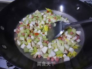 西芹杏鲍菇炒火腿粒的做法步骤：7