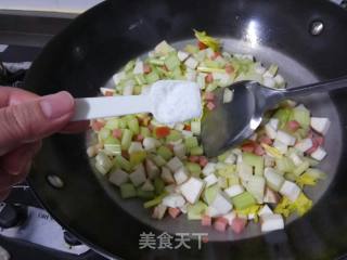 西芹杏鲍菇炒火腿粒的做法步骤：8