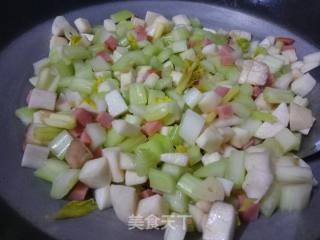 西芹杏鲍菇炒火腿粒的做法步骤：10