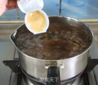 咖喱牛肉丸油豆腐粉汤的做法步骤：2