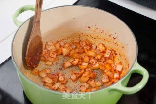 韩式辣牛肉白萝卜汤的做法步骤：1