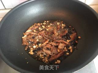 豆豉鲮鱼油麦菜的做法步骤：7