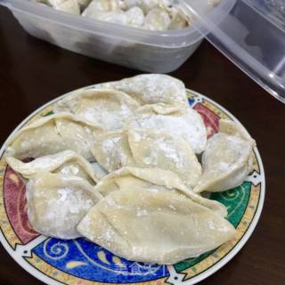 电饭锅焗饺子的做法步骤：1