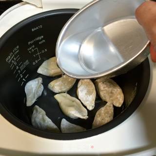 电饭锅焗饺子的做法步骤：4