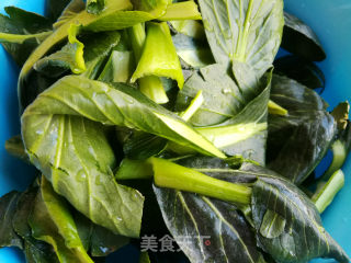香菇油菜的做法步骤：1
