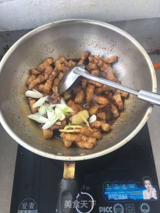 红烧肉炖土豆的做法步骤：3