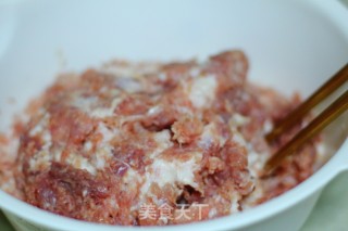 芹菜馅煎饺的做法步骤：2