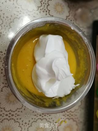 不开裂不回缩的纸杯蛋糕的做法步骤：7