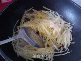 酸辣土豆丝的做法步骤：2