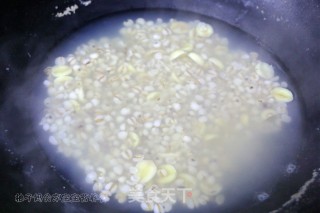 南瓜莲子薏米牛奶饼的做法步骤：3
