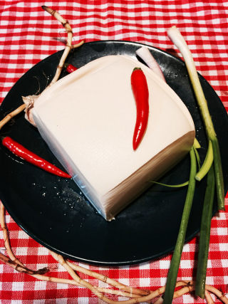 浇汁脆皮豆腐的做法步骤：1