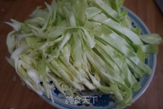 包菜炒粉丝的做法步骤：2