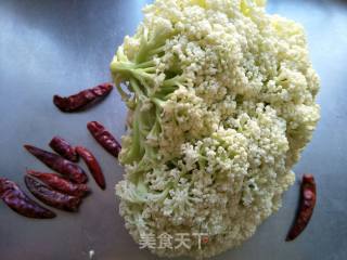 炝拌菜花的做法步骤：1