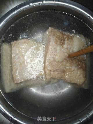 芽菜扣肉的做法步骤：1