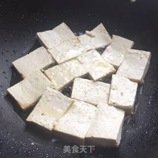 鱼仔焖豆腐的做法步骤：1