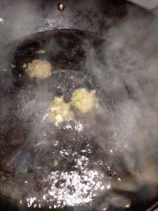 五香牛丸菠菜汤的做法步骤：4