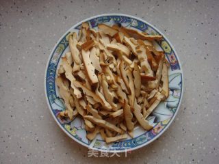 韭菜炒香干的做法步骤：3