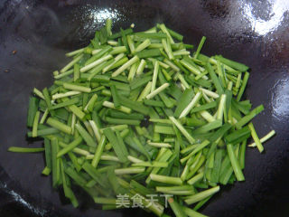 韭菜炒香干的做法步骤：5