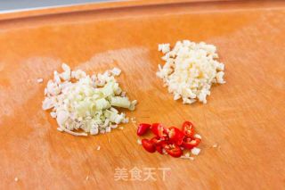 不一样的吃虾方法——香茅青柠檬蒸虾的做法步骤：2
