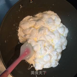 蔓越莓花生牛轧糖 奶香味足的做法步骤：2