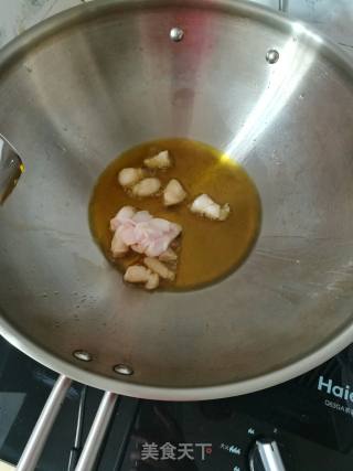 豌豆炒肉的做法步骤：2