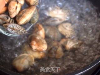 蚬蒸水蛋的做法步骤：1