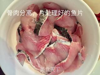 酸汤沸水鱼片的做法步骤：2
