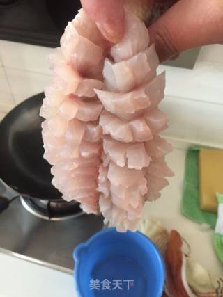 松鼠鲈鱼的做法步骤：2
