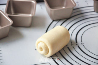 淡奶油椰蓉面包卷的做法步骤：12