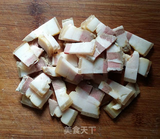 杭椒炒咸肉的做法步骤：3