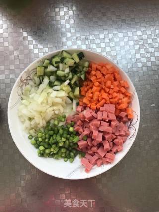 家常炒饭的做法步骤：1