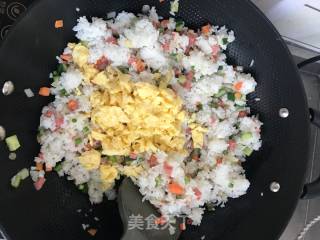 家常炒饭的做法步骤：6