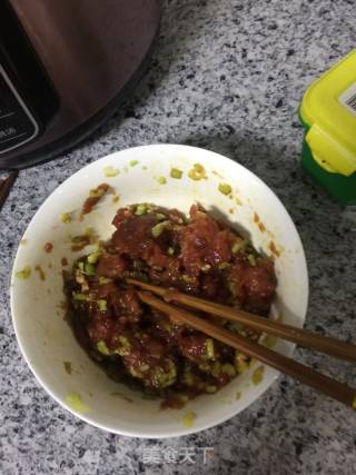 荠菜五彩饺子的做法步骤：1