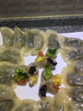 荠菜五彩饺子的做法步骤：5